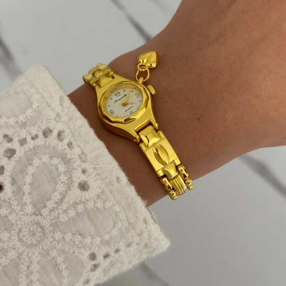 SKU:0031 vintage vibe gold white mini watch with heart + in a gift box‎
